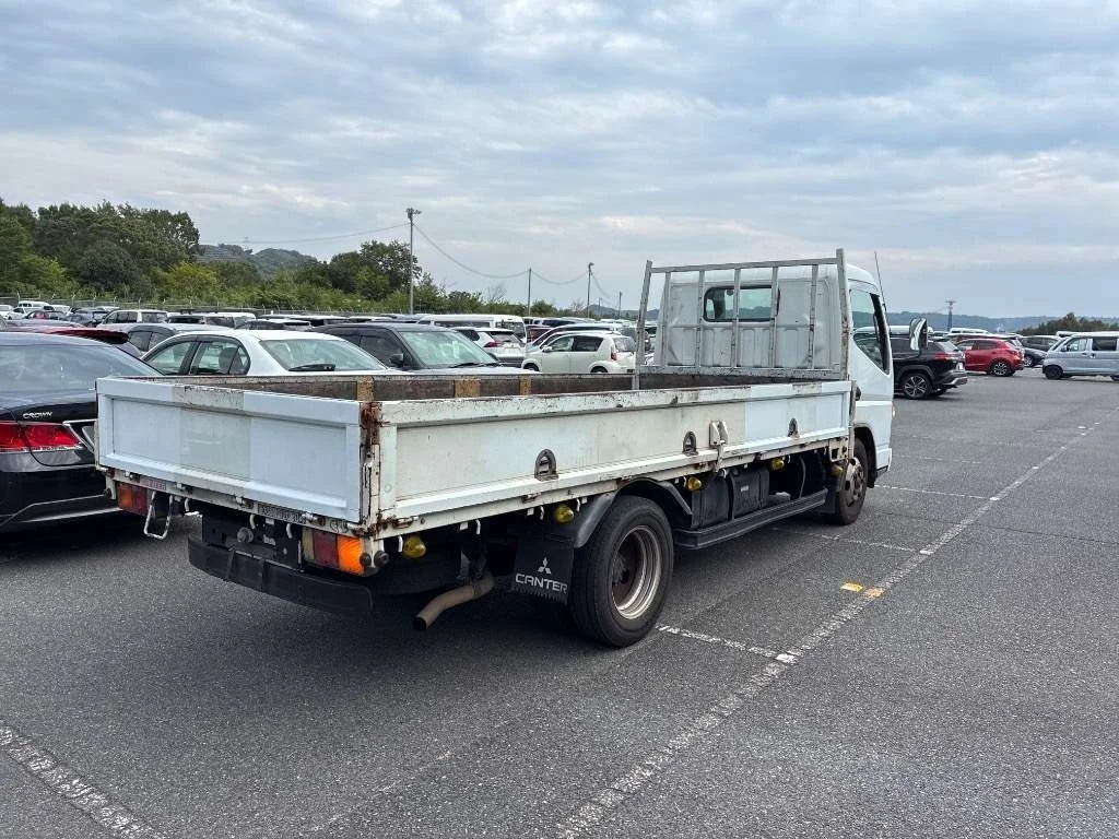 Mitsubishi Fuso Canter  с аукциона в Японии