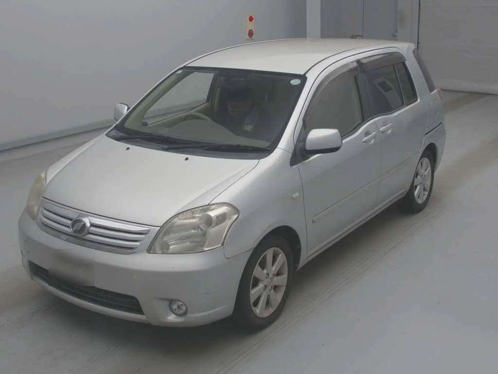 Toyota Raum 2007