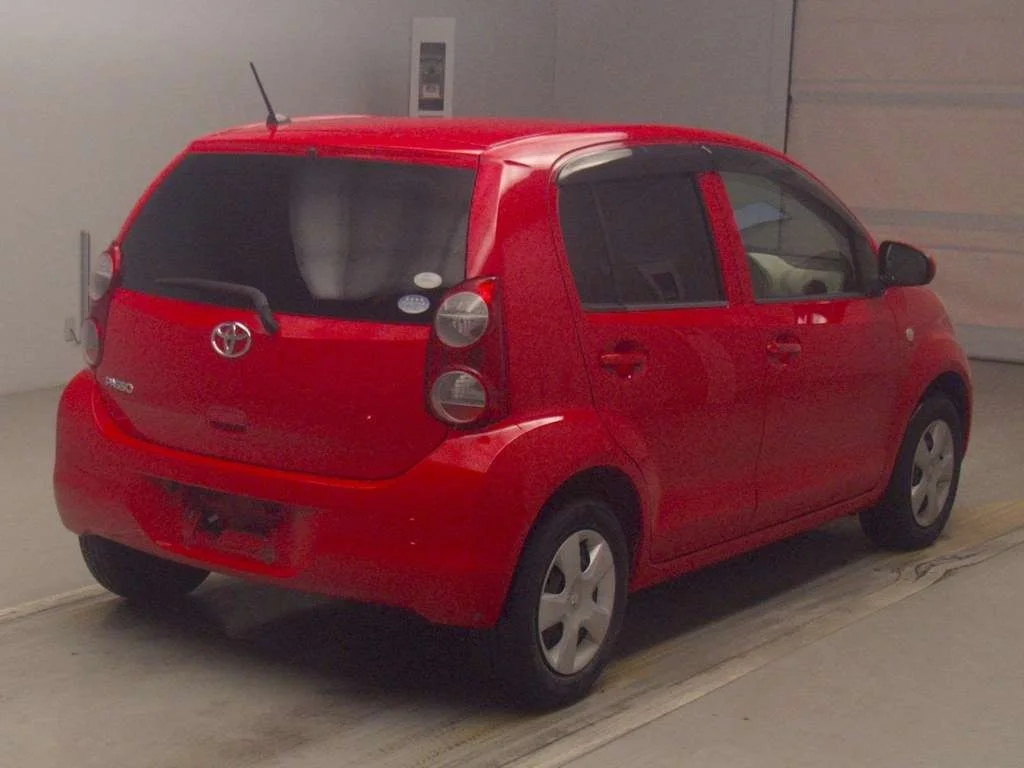 Toyota Passo  с аукциона в Японии