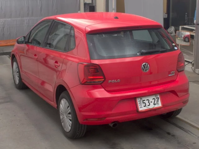Volkswagen Polo  с аукциона в Японии