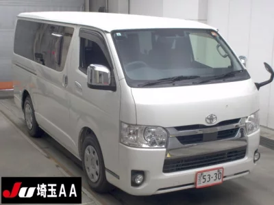 TOYOTA HIACE VAN