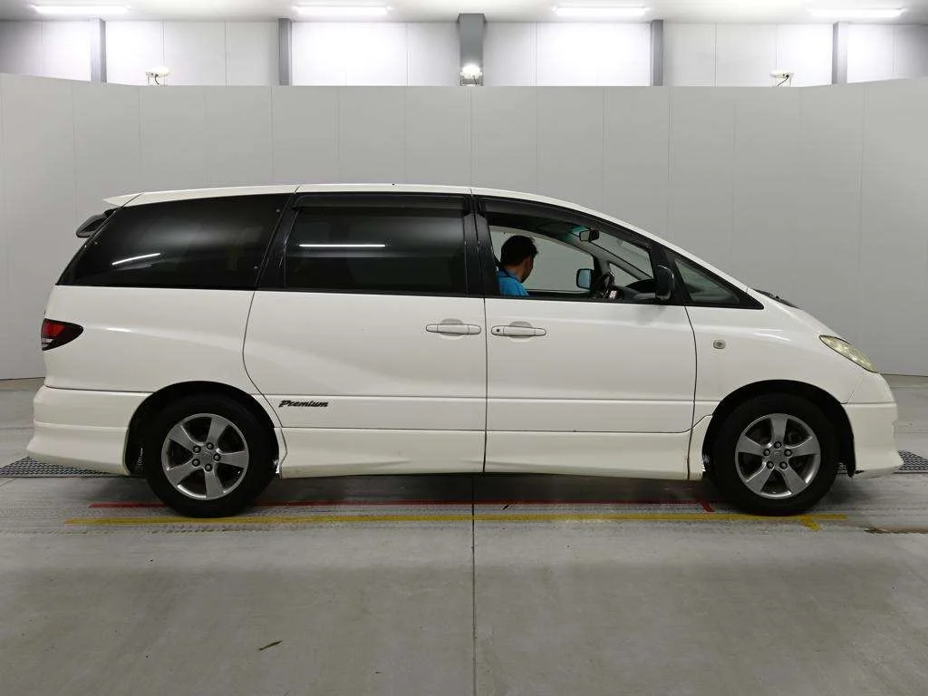 Toyota ESTIMA L  с аукциона в Японии