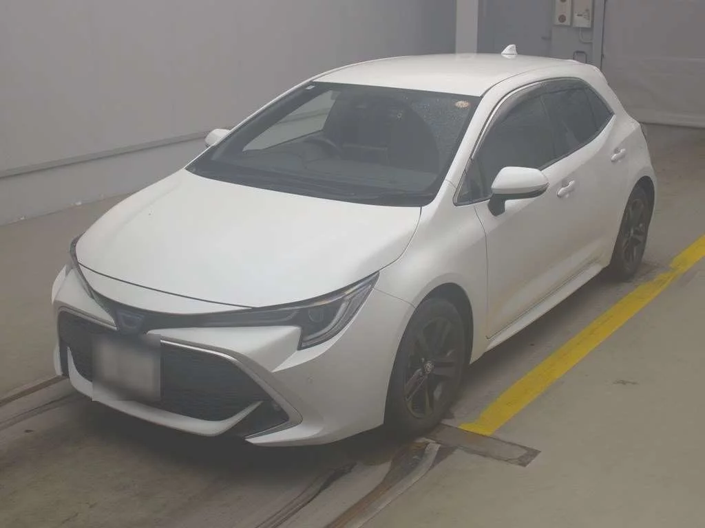 Toyota Corolla Sport  с аукциона в Японии