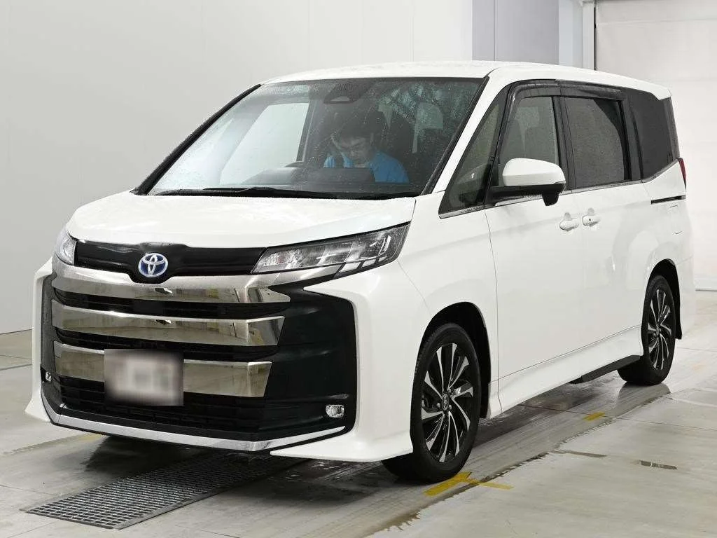 Toyota Noah  с аукциона в Японии
