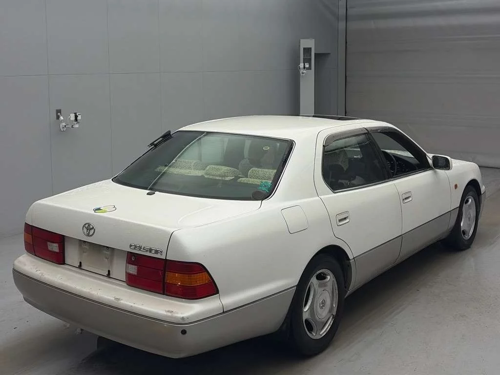 Toyota Celsior  с аукциона в Японии