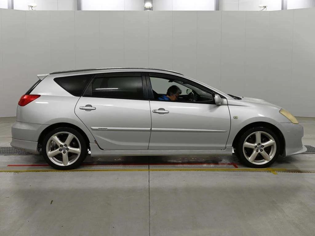 Toyota Caldina  с аукциона в Японии