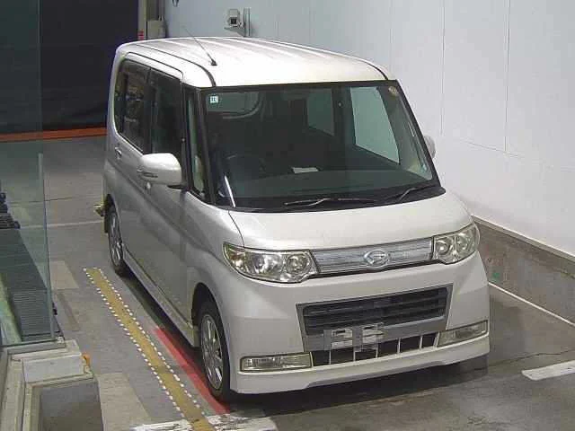 Daihatsu Tanto 2007