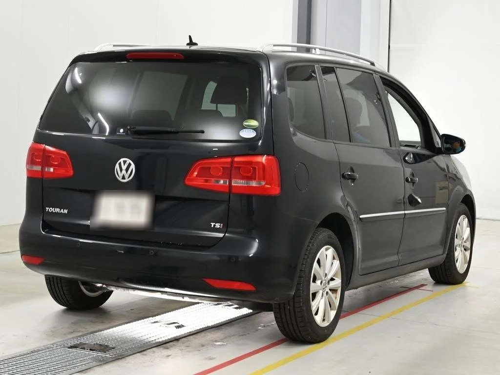 Volkswagen Touran  с аукциона в Японии
