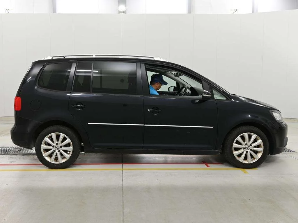 Volkswagen Touran  с аукциона в Японии