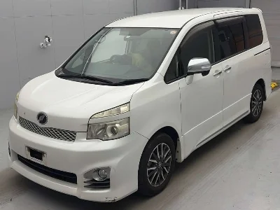 TOYOTA VOXY, 2012 — лот японского аукциона