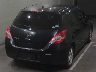 NISSAN TIIDA