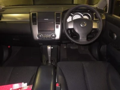 NISSAN TIIDA