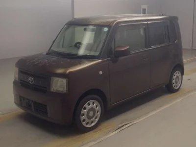 TOYOTA PIXIS SPACE