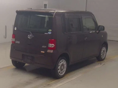 TOYOTA PIXIS SPACE