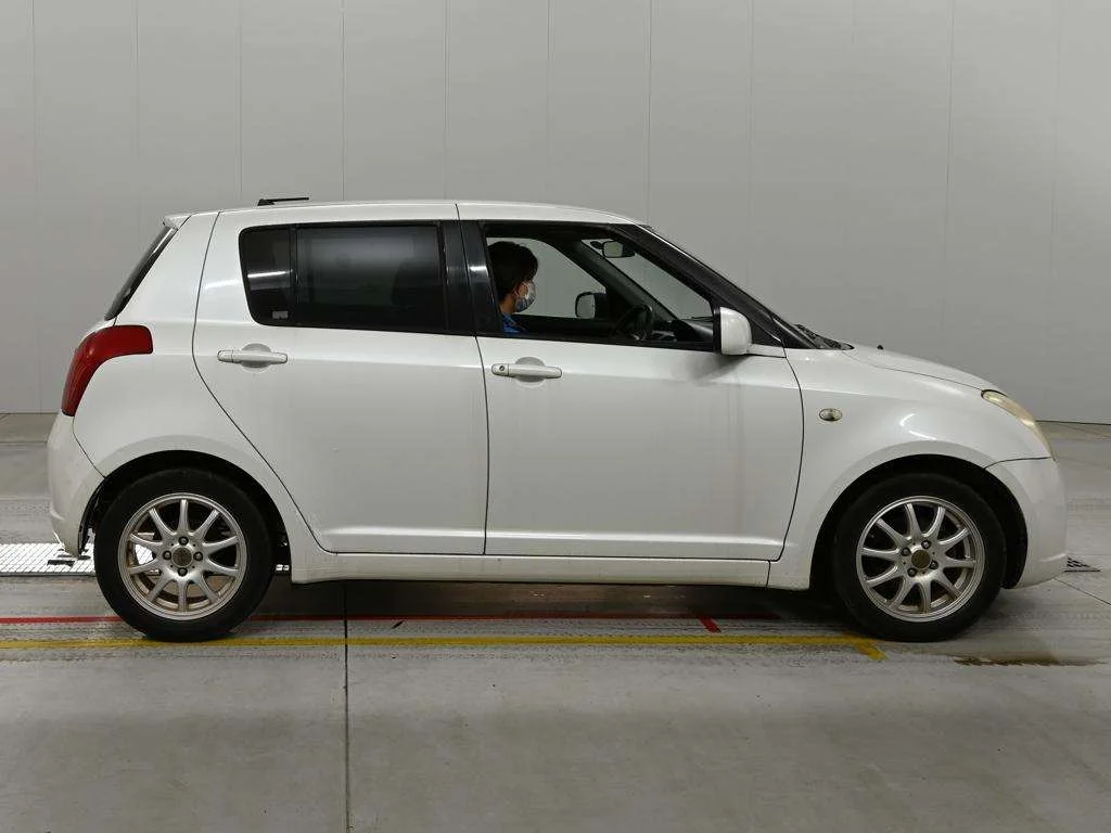 Suzuki Swift  с аукциона в Японии