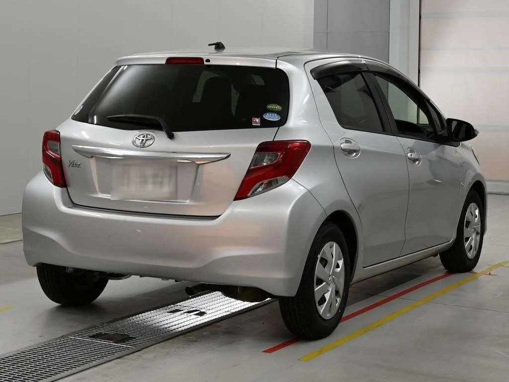 Toyota Vitz 2015