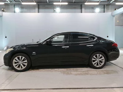 NISSAN FUGA