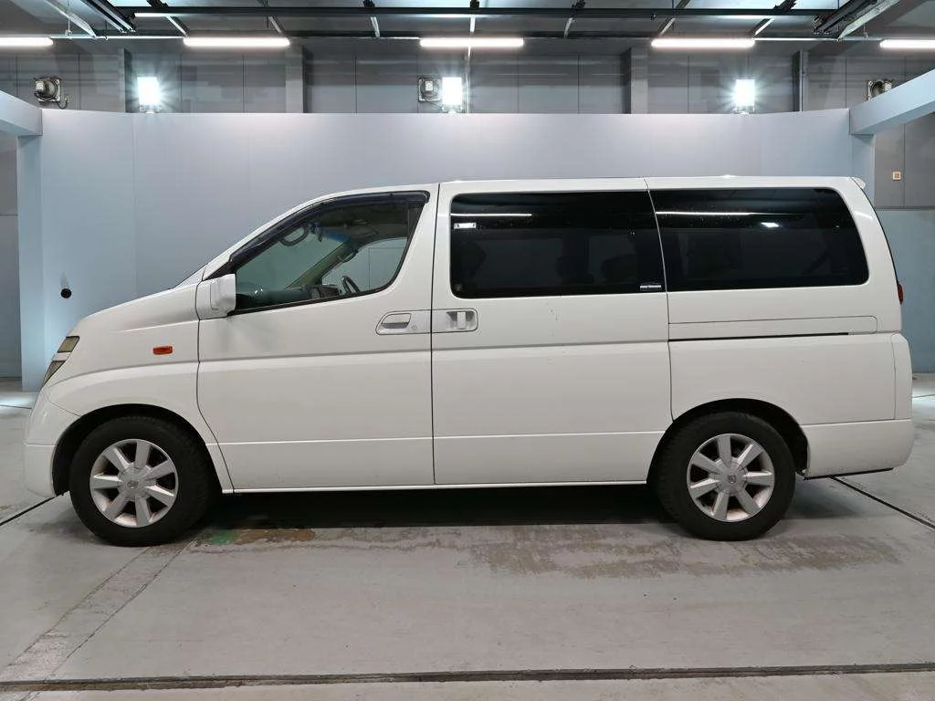 Nissan Elgrand  с аукциона в Японии