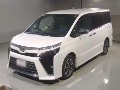 TOYOTA VOXY, 2018 — лот японского аукциона