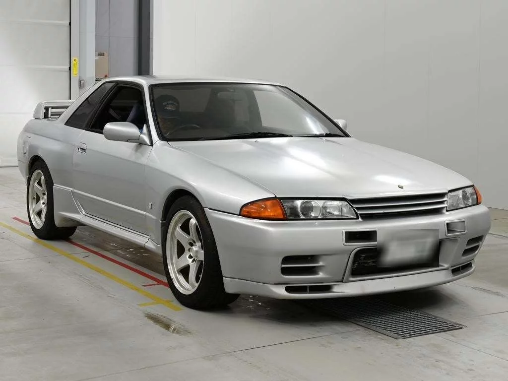 Nissan Skyline  с аукциона в Японии