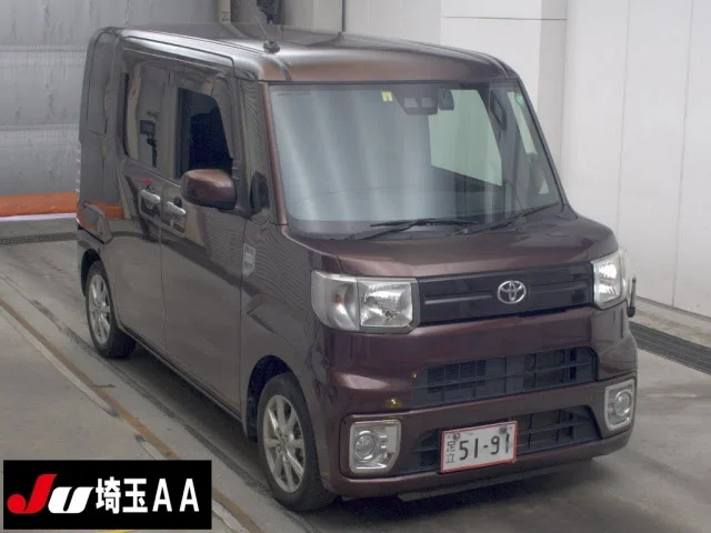 Toyota Pixis Mega 2020