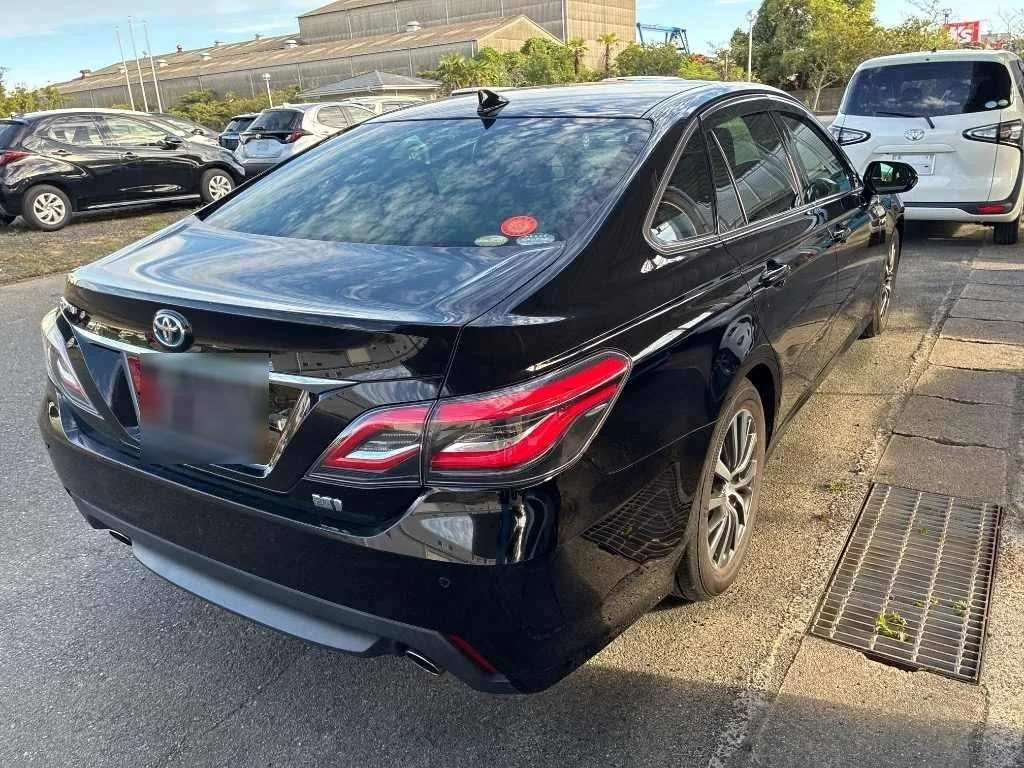 Toyota Crown  с аукциона в Японии