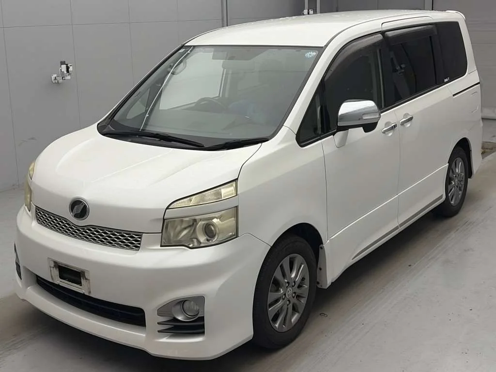 Toyota Voxy 2012