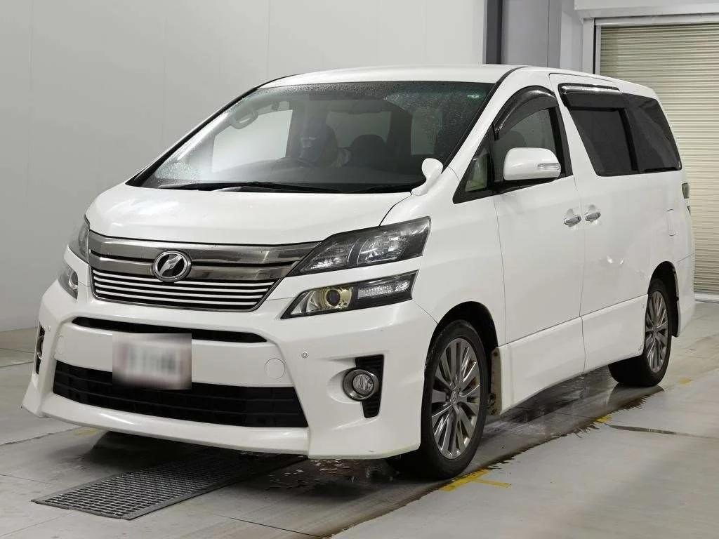 Toyota Vellfire 2013