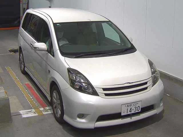 Toyota Isis 2009