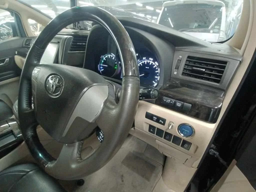 Toyota ALPHARD HYBRID  с аукциона в Японии