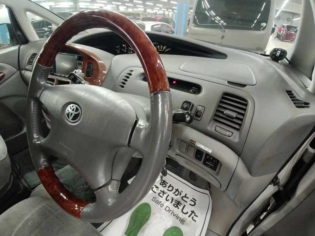 Toyota ESTIMA T  с аукциона в Японии