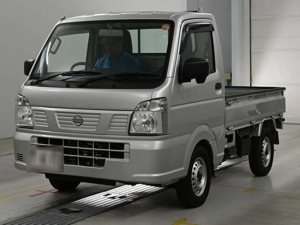 Nissan NT100 Clipper 2025