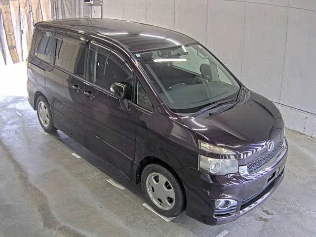 Toyota Voxy 2012