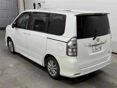TOYOTA VOXY, 2012 — лот японского аукциона