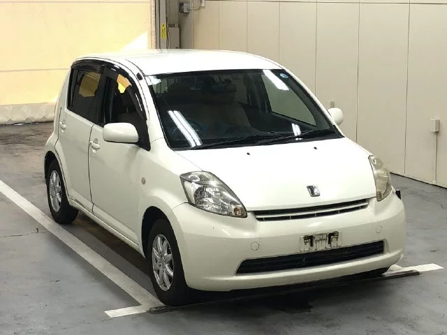 Toyota Passo 2004