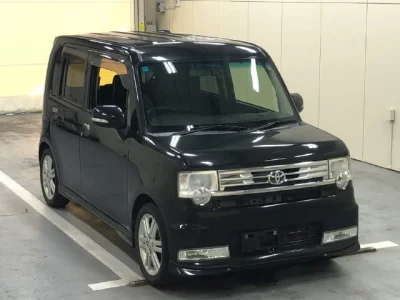 TOYOTA PIXIS SPACE