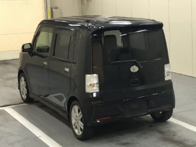 TOYOTA PIXIS SPACE