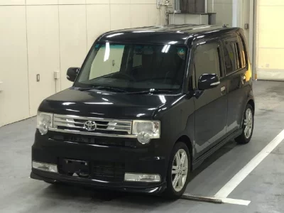 TOYOTA PIXIS SPACE