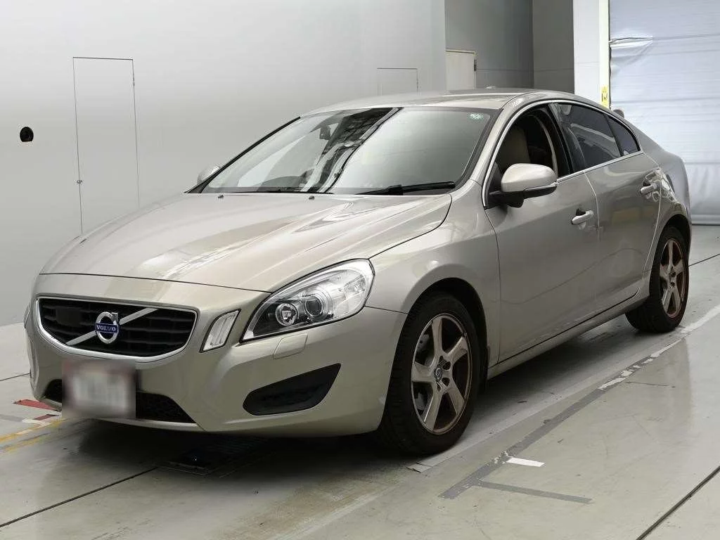 Volvo S60  с аукциона в Японии