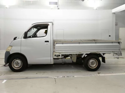 TOYOTA LITE ACE TRUCK