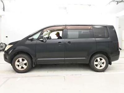 MITSUBISHI DELICA D5
