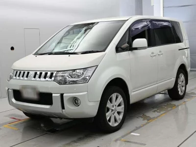 MITSUBISHI DELICA D5