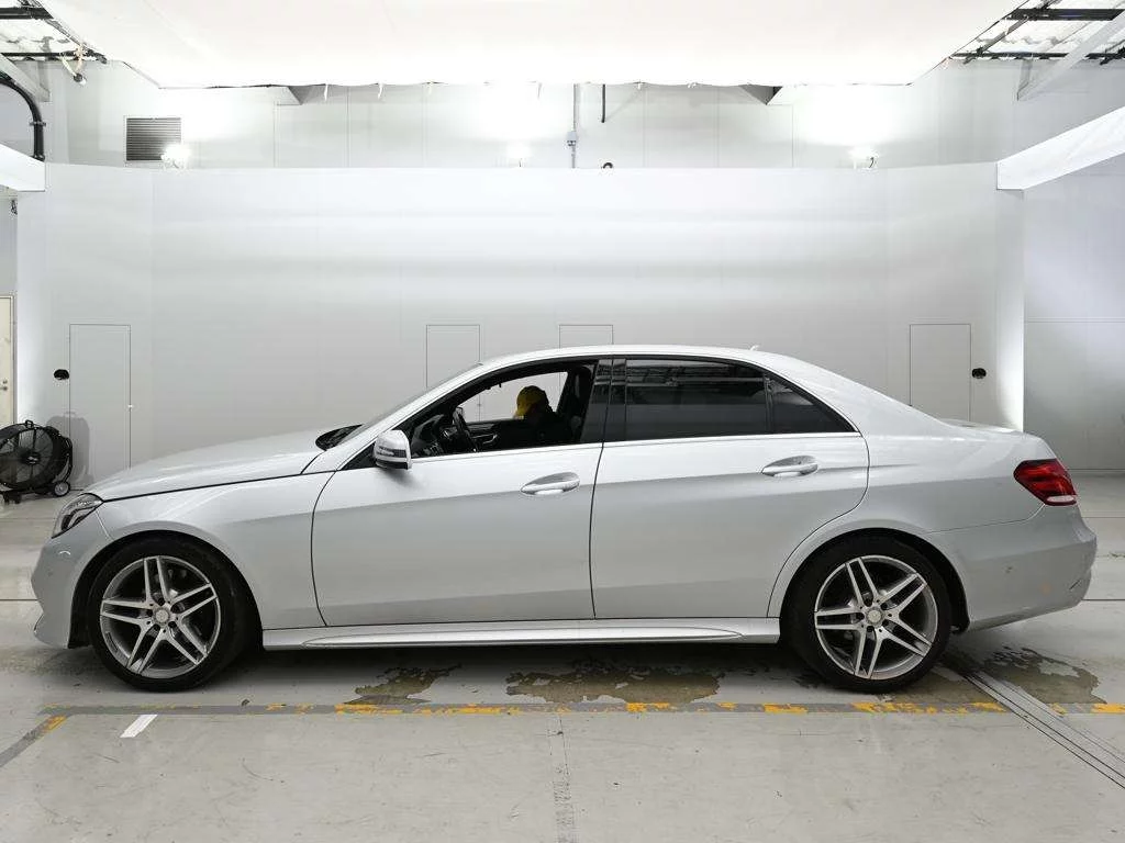 Mercedes-Benz E-Class  с аукциона в Японии
