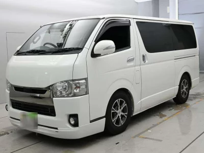 TOYOTA HIACE VAN
