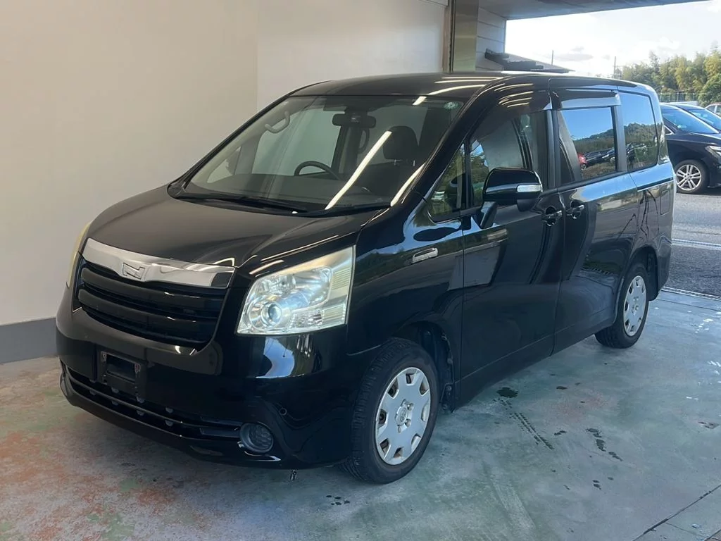 Toyota Noah 2007