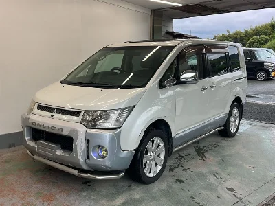 MITSUBISHI DELICA D5