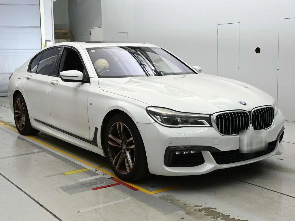 BMW 7-Series  с аукциона в Японии