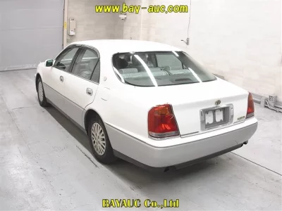 TOYOTA CROWN MAJESTA