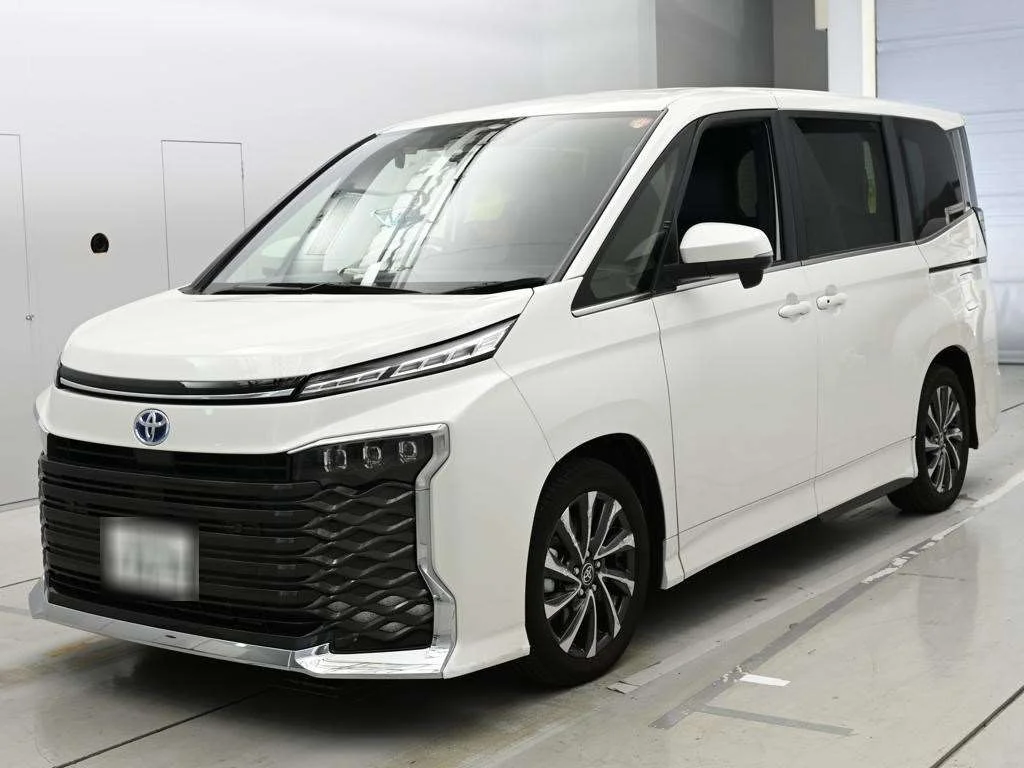 Toyota Voxy 2025