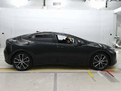 TOYOTA PRIUS